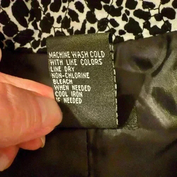 R•Q•T black & white zippered quilted lightweight lined jacket women’s size Med - Picture 9 of 9